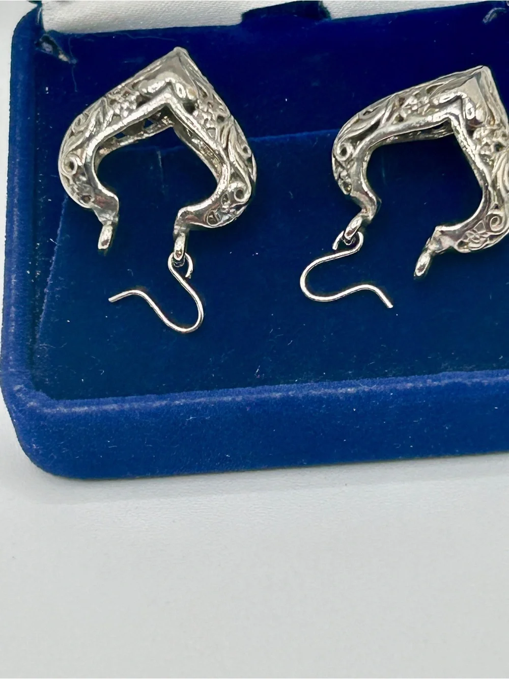Vintage Intricate Heart-Shaped Silver Drop Earrings - Women's Jewelry